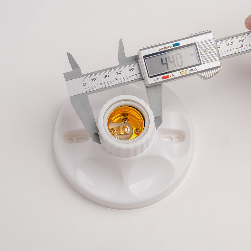 흰색 평면 램프 베이스 천장 220V 등급 전압의 E27형 나사형 램프 홀더